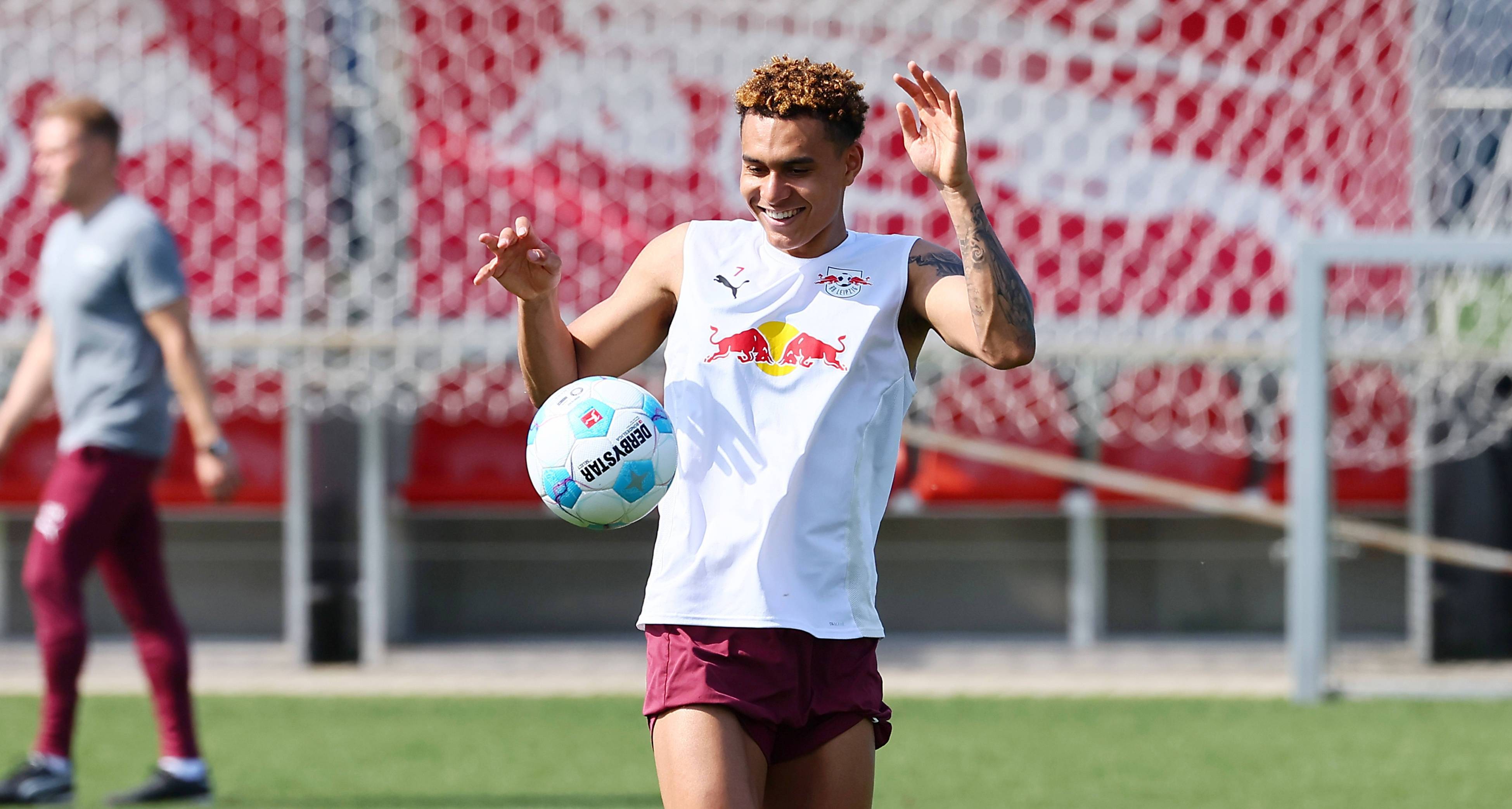 英媒：阿森纳等多队关注20岁左边锋努萨，莱比锡估价4500万欧